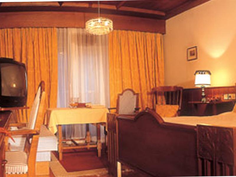 Q! Hotel Maria Theresia Kitzbühel Exterior foto